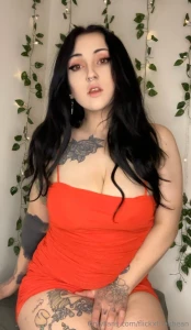 Been a bit since i wore a dress part 2