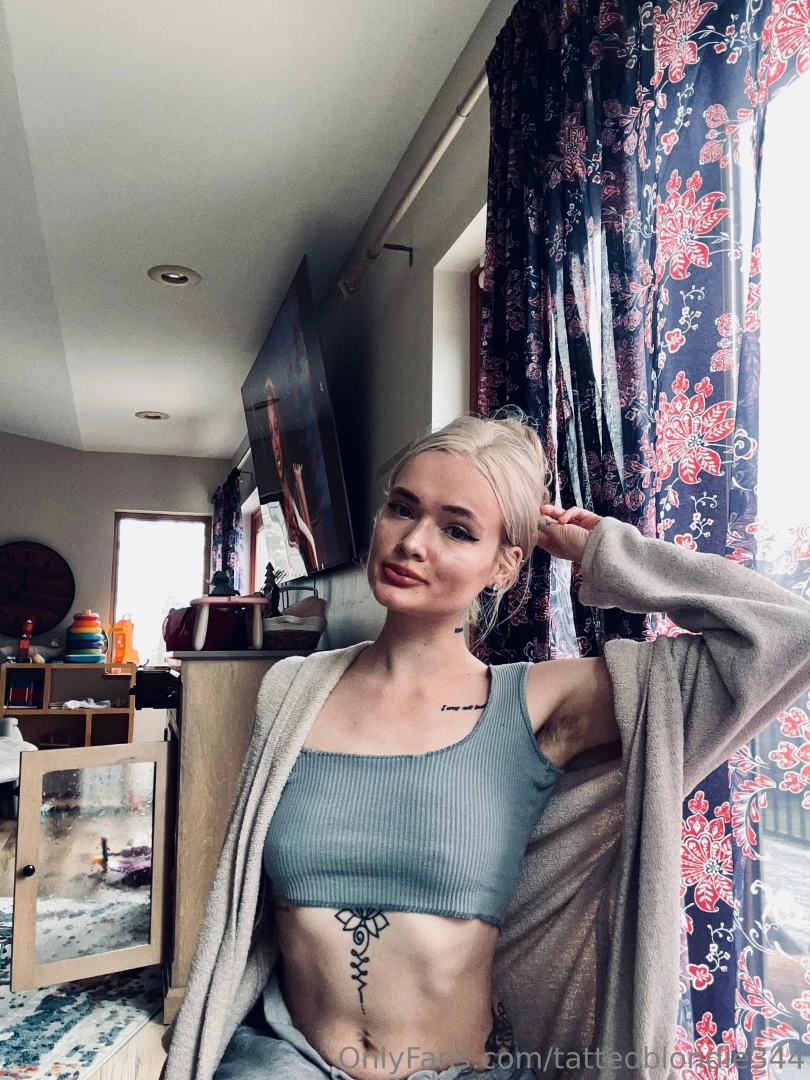 Have a good friday i tried a new makeup look is it too sexy for a mom part 1 