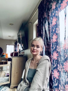 Have a good friday i tried a new makeup look is it too sexy for a mom part 2