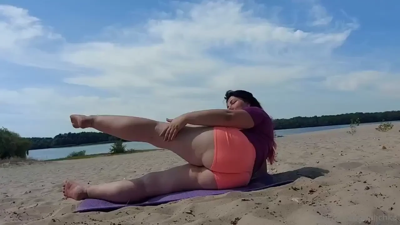 Yoga on the beach sex on the beach - does it turn you on 