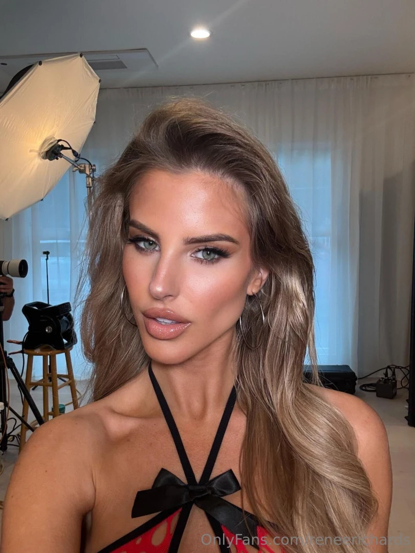 All dressed up and ready to play with youuu 