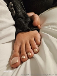Loooong toes