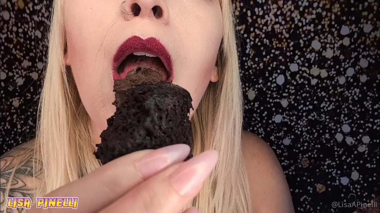 New year kitty licks cream amp chocolate cupcake this little new years part 1 