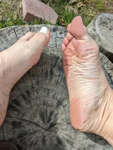 My feet have been so sad and dry lately why aren t you over here