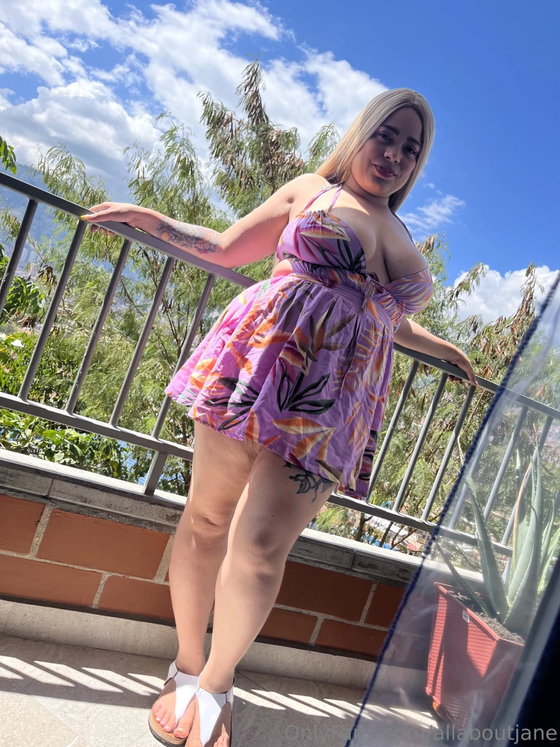 Born to stand out with my beauty 