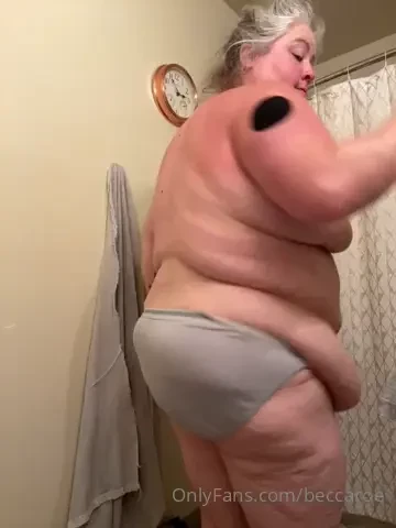 Hi friends enjoy a little silent dancing fat bbw bellyworship 