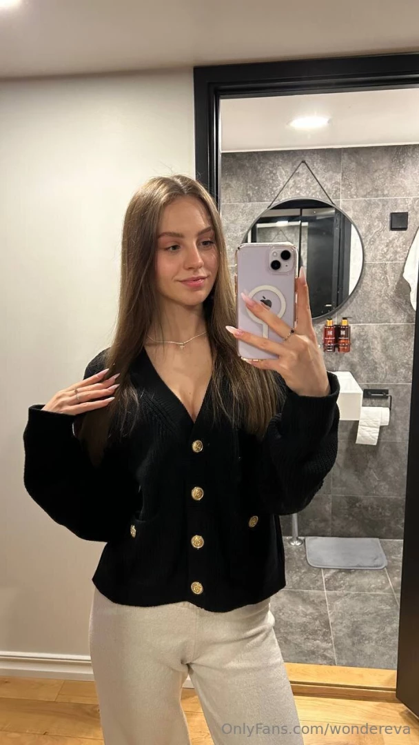 I cut my hair a little before the new year i really like it now they part 1 