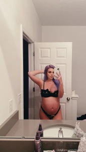 Don t ever post full body pics because i have this weird notion in my