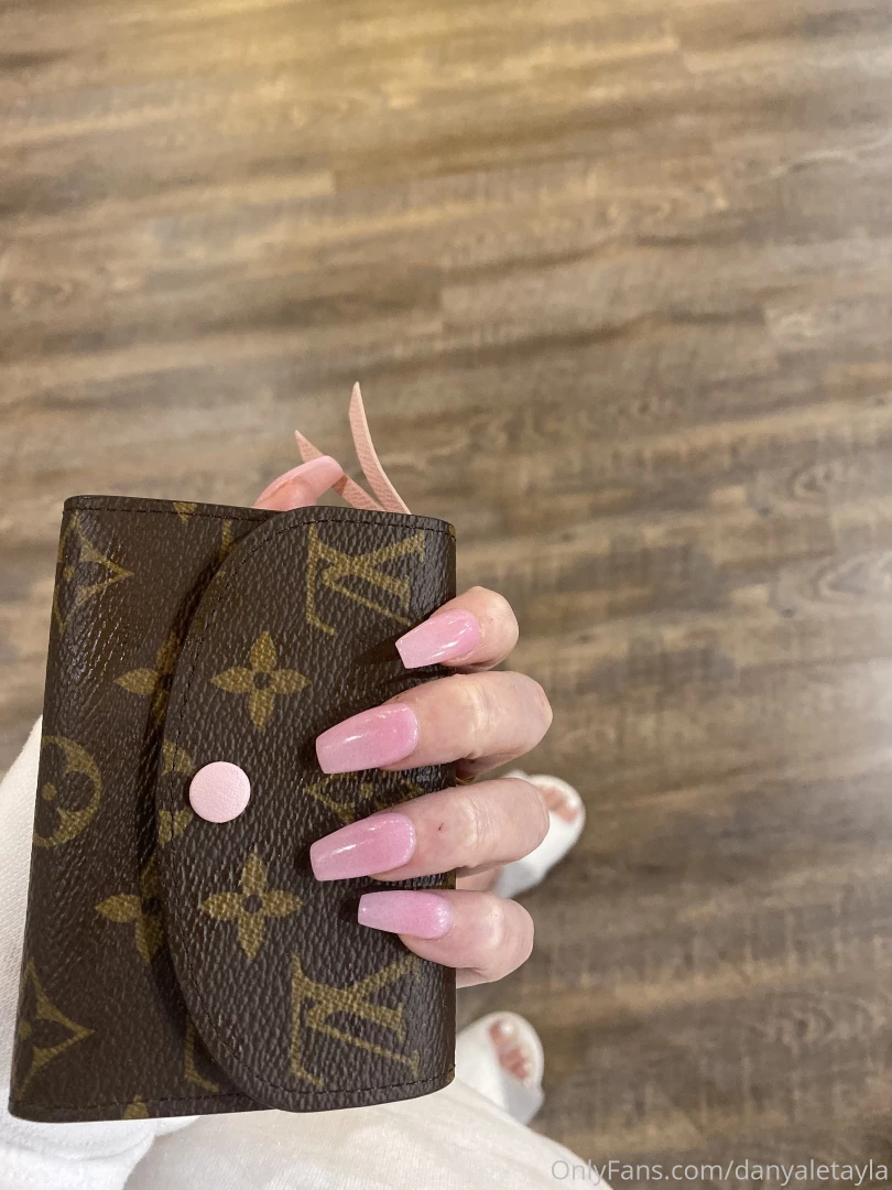 Got my toes and nails done anyone like feet part 1 