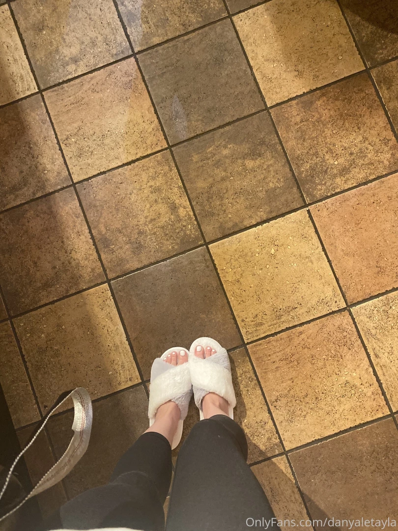 Got my toes and nails done anyone like feet 