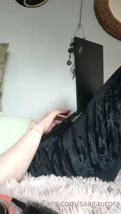 Just me being fucking horny on a normal remote work day 