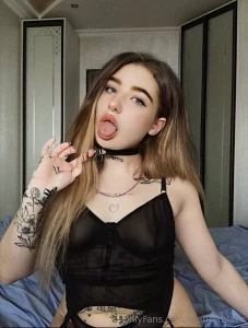 Gorgeous doll for your hot desires yoursweetilonna she loves to show part 6