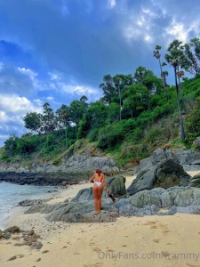 Nobody can see me do something here nice place for naked part 4