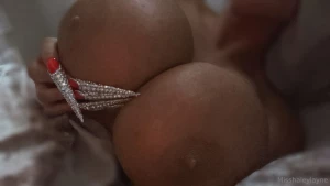 Big claws bigger tits