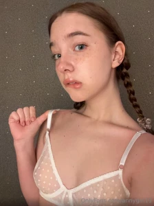 Cute slut jennifer_jennie jennifer_jennie just 18 y o but she wanna part 2