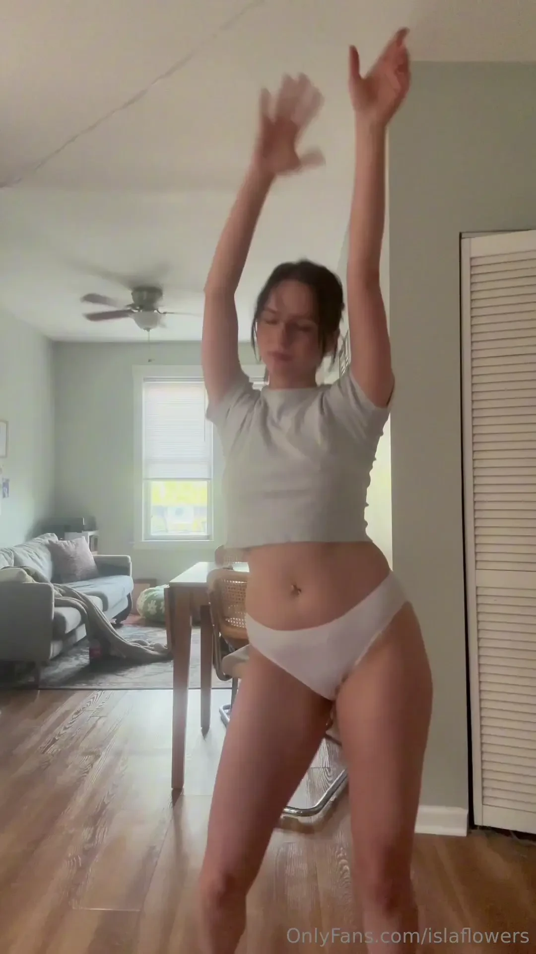 Guess who passed her exam score back this girl i ll be streaming 