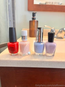 What color should i paint my toes see them tomorrow when i stream at 7