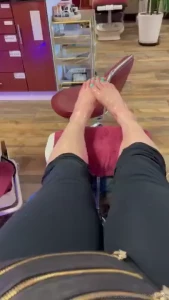 Fresh pedi who wants to suck me toes part 2