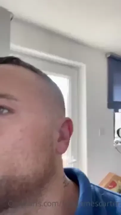 Squuze me mate alright if i can use your toil et please 