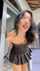 Come play with this naughty girl