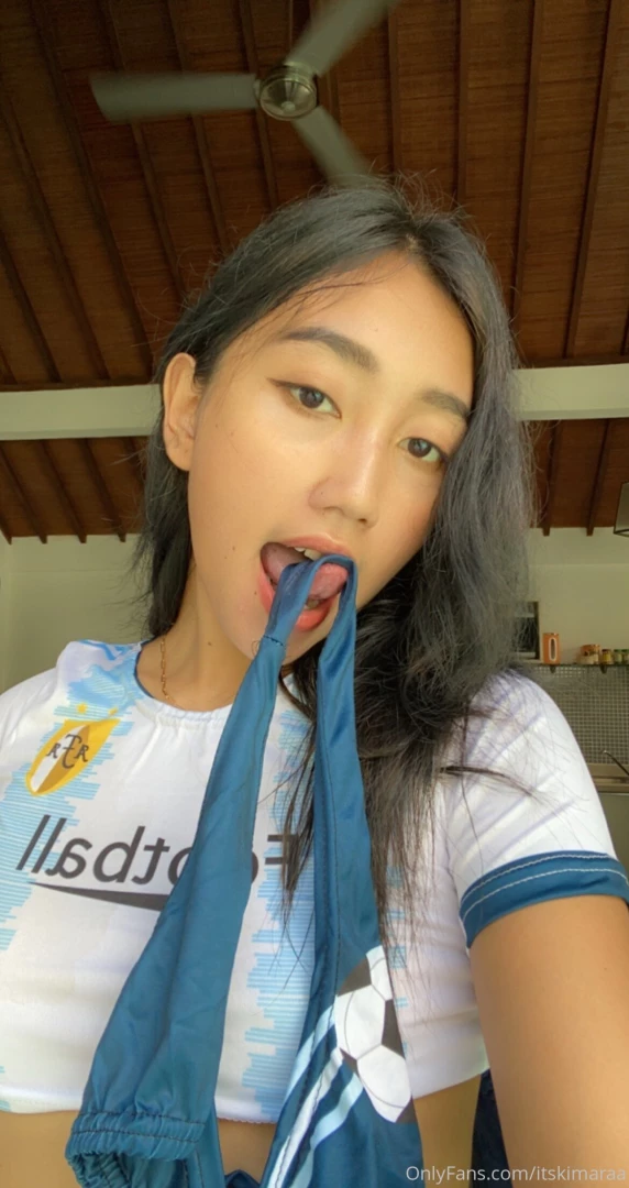 I m wet and naked down there tip and i ll send you 