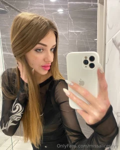 Mirror pic for you how do you like my lip gloss share your compliments