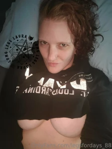 Who wants to see what s underneath tip will get you a pic in your stay