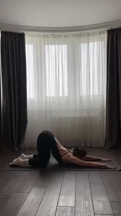 My little home yoga and stretching sharing my routine with you would 