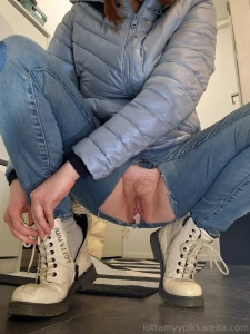 Totta kai mulla on alkkarit farkkujen alla kun l hden ulos eikun