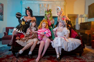 Full cosplay set with my incredible supercrown babes we are dropping part 3