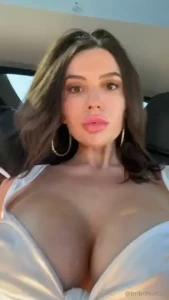 Distract me while i m in traffic