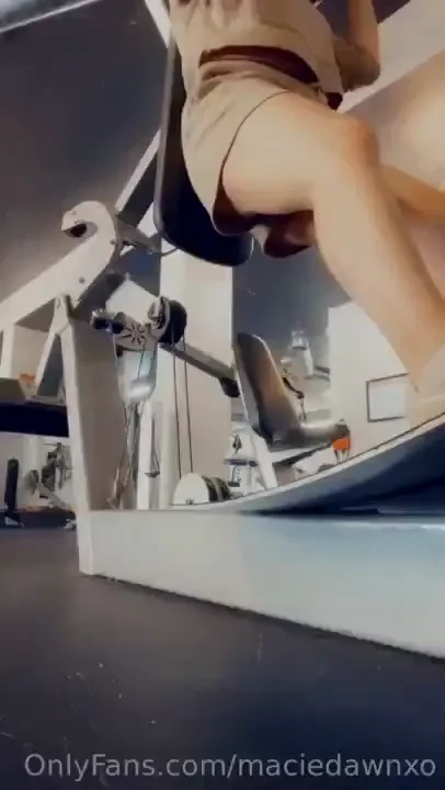 Gym time let s go fuck in the locker room and let the guys watch 