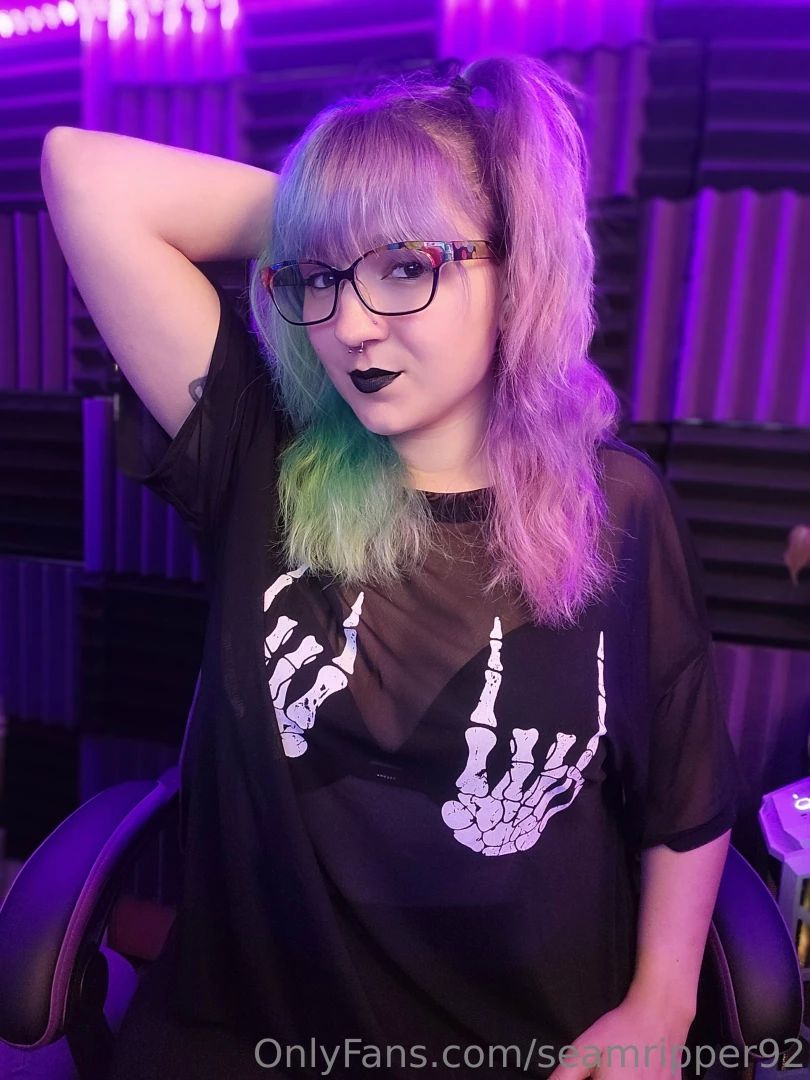 Oh i didn t see you there don t mind me taking my bra off and bouncing 