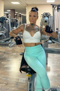 Beim sport mit meinem neuen outfit wie findest du es