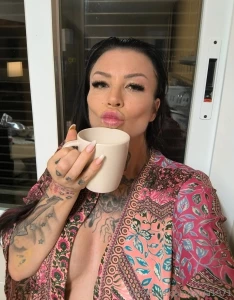 Guten morgen babes lasst euch euren kaffee schmecken