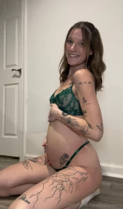 Watch me ride a 7 incher 6 months pregnant on my vip babybecs14
