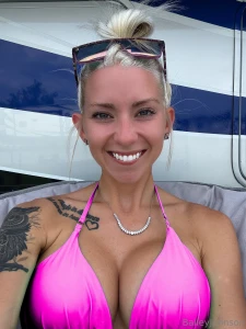 Sunny days make me smile what makes you smile