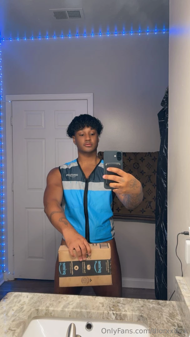 Bet you never seen an amazon worker drop a load - i mean package off part 3 