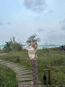 Too glam to give a damn part 97