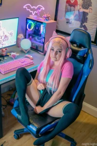 Your pastel gamer girl is here 10 likes hearts and i ll post some more part 7
