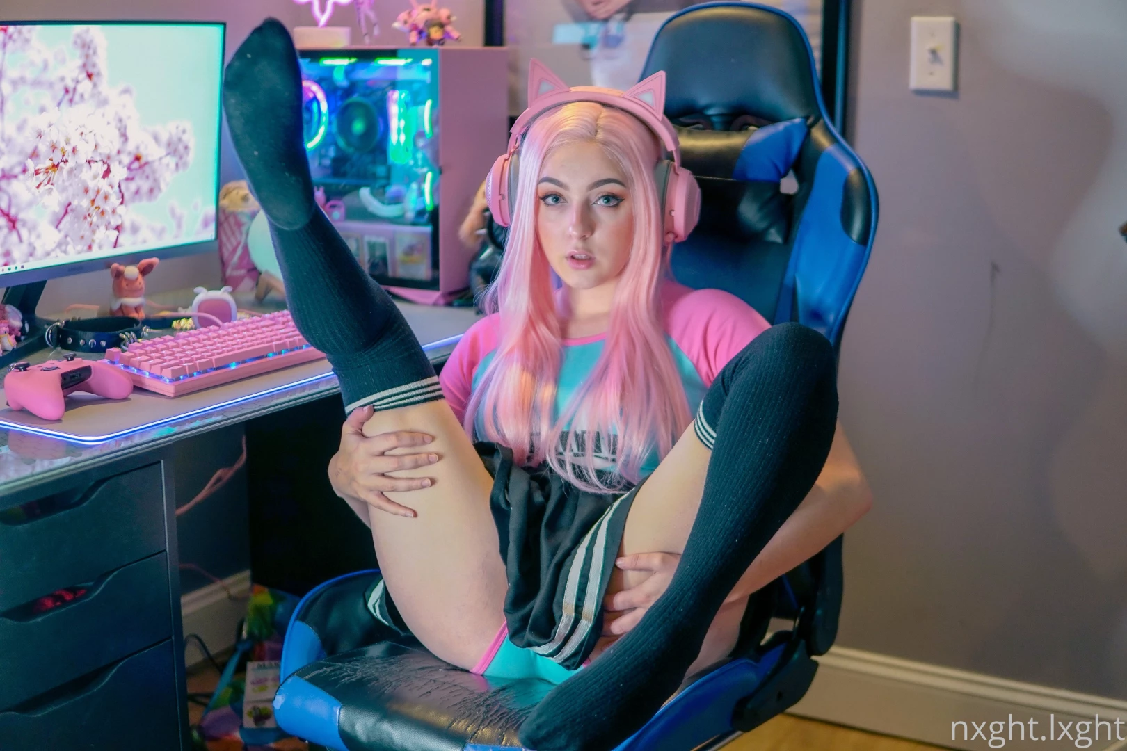 Your pastel gamer girl is here 10 likes hearts and i ll post some more part 16 