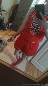 Kes tulee ja vaatteet v henee