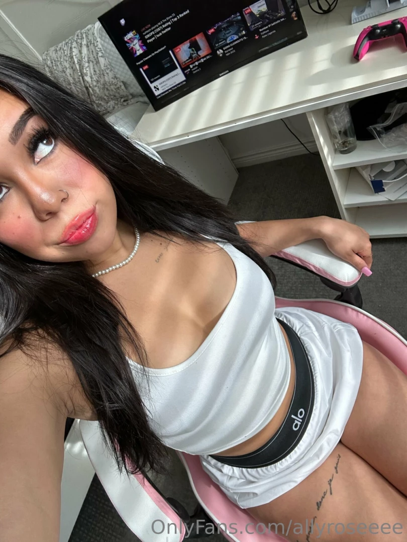 Tell me what you like best about me i even added a little voting thing 