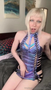 Get enchanted by the cutest ts model danisophiaxxx as she guides your