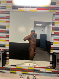 If you walked in the gym amp seen me like this whats ya next move