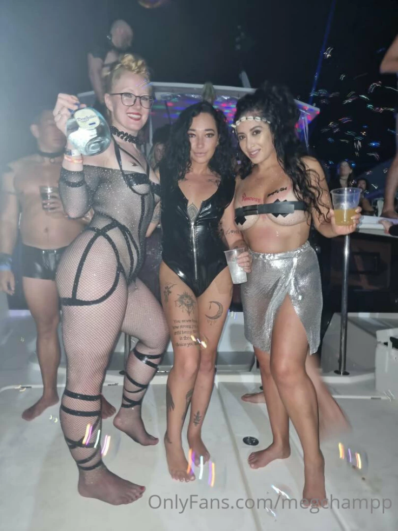 Black party on the yachts part 1 
