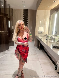 If you think these are p ublic nudes you re right