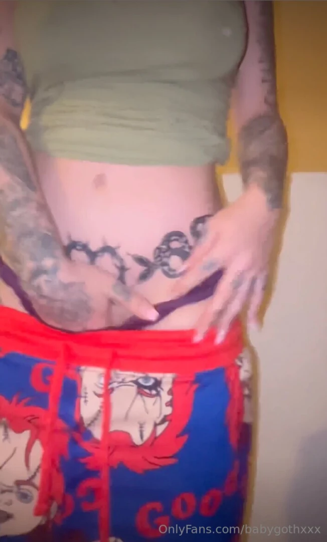 Good morning buy me lunch today and watch me strip for you and twerk 