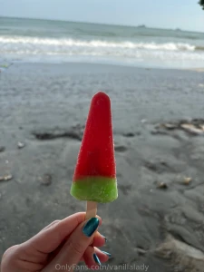 Hyv j j tel mehuj tel biitsip iv m viensutrannalle voisinel j tel ll t