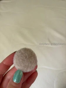 S ngynp dyn askartelu lempi-leluni on nyky n kuumaliimapyssy